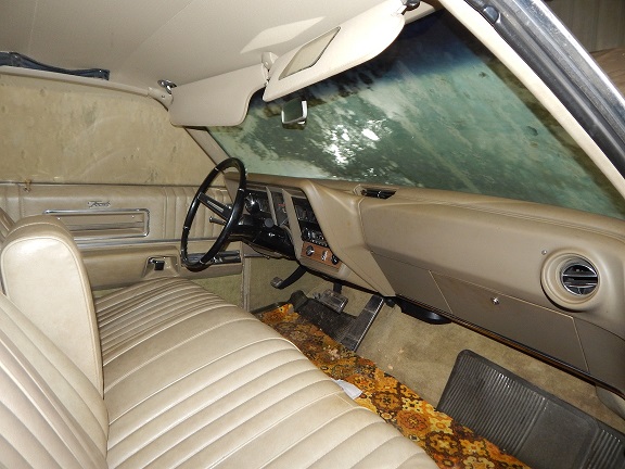 68 Toronado interior.JPG