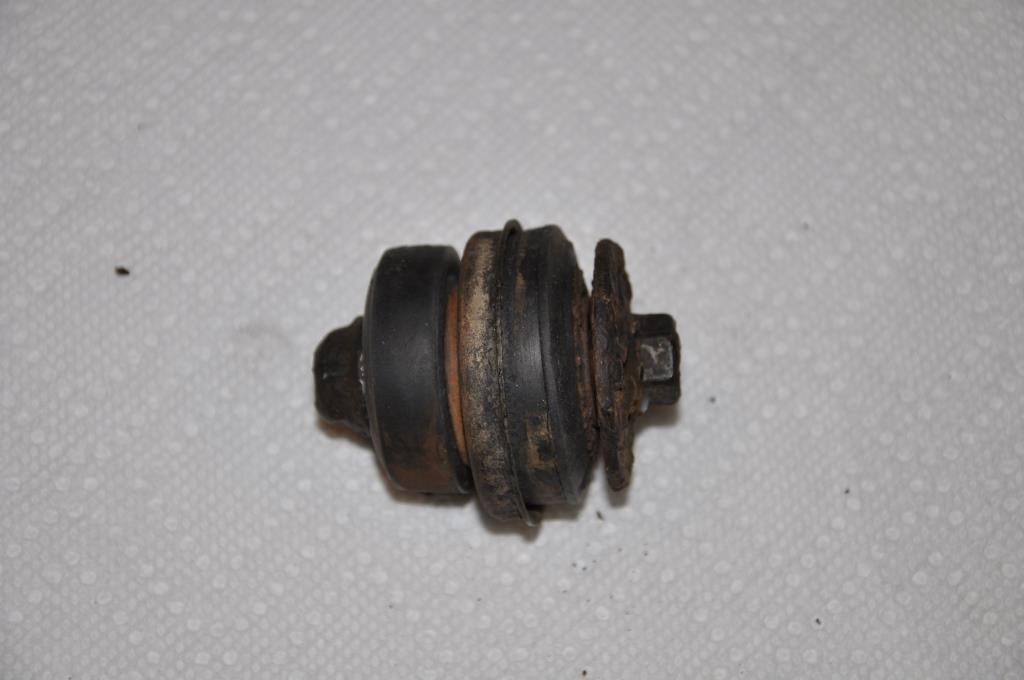 Torsion Bar Cross member Rubber supports.jpg