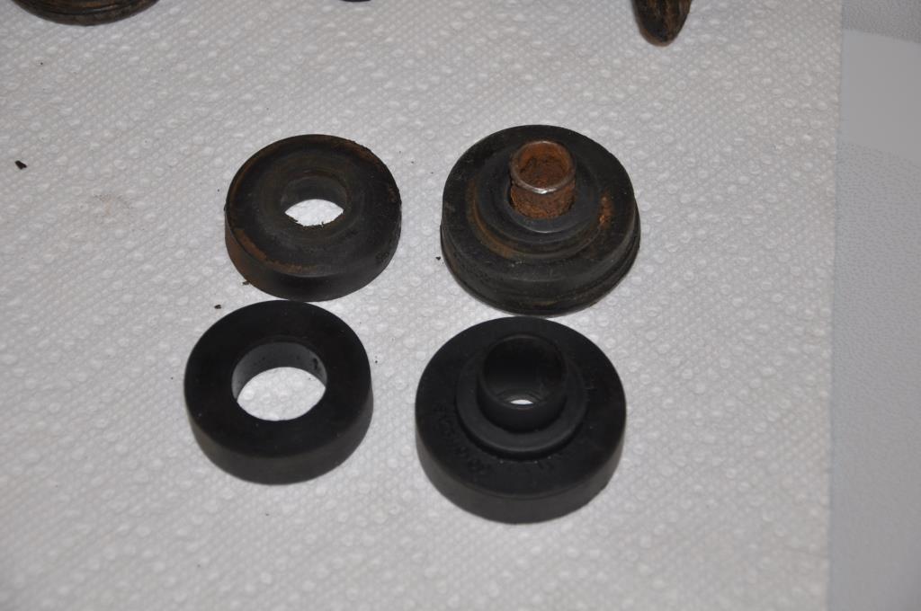 Torsion bar Cross Member new Rubber.jpg
