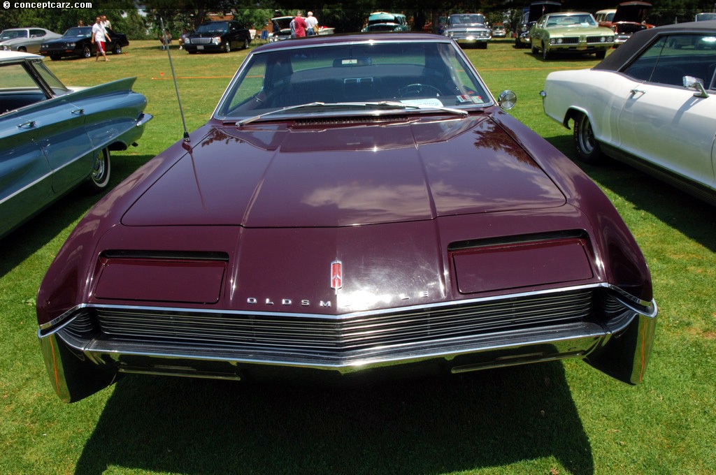 66 Olds Toronado, Dubonnet.jpg